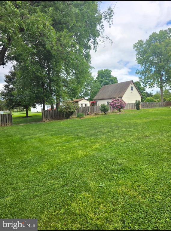 Residential in ADAMSTOWN 5