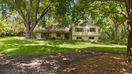 5080 Center Ct, Bettendorf, IA, 52722-5816 | Card Image