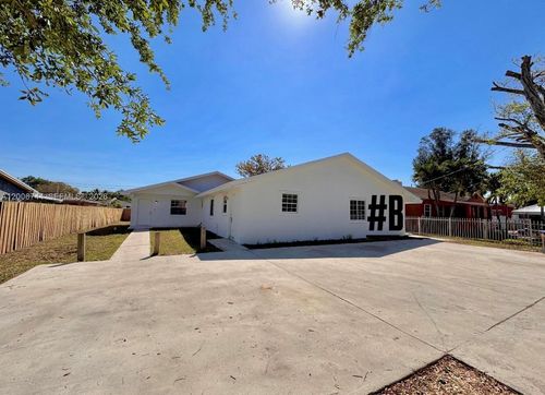 b-15741 Nw 40th Ct, Miami Gardens, FL, 33054-6765 | Card Image