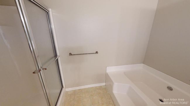 1408 Fox Pointe Cir, Condo with 2 bedrooms, 2 bathrooms and null parking in Ann Arbor MI | Image 16