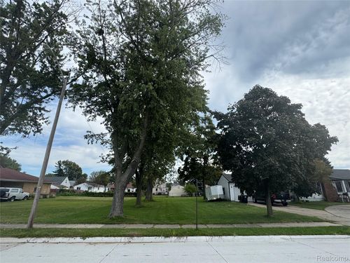 4 Belleair Vacant Street, Roseville, MI, 48066 | Card Image