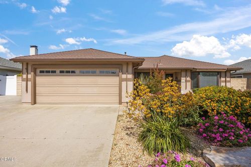 2040 Olga St, Oxnard, CA, 93036-2715 | Card Image