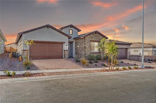 827 Klamath Springs St, Henderson, NV, 89011-2693 | Card Image