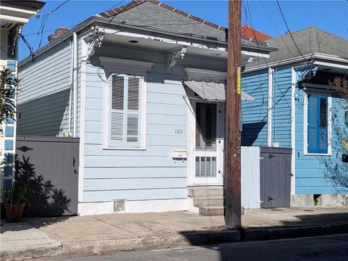 1030 France St, New Orleans, LA, 70117-5331 | Card Image