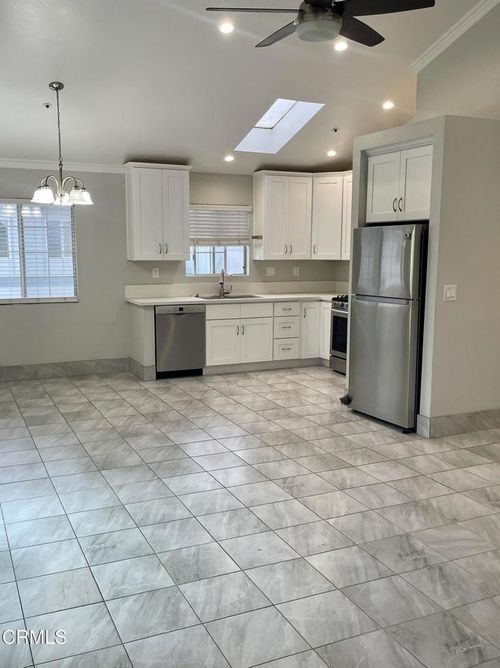 a-2598 Seahorse Ave, Ventura, CA, 93001-3964 | Card Image