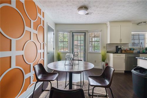 942 Cadencia Way Sw, Lilburn, GA, 30047-1858 | Card Image