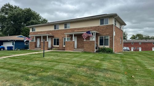 c-3 Park Ave, Eldridge, IA, 52748-9401 | Card Image