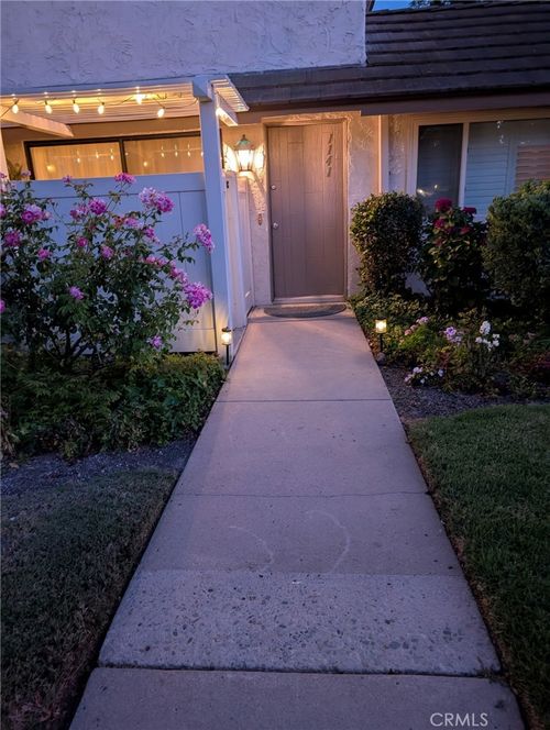 1141 Landsburn Cir, Westlake Village, CA, 91361-3727 | Card Image