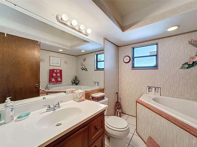 2nd full bath with large soaking tub | Image 37
