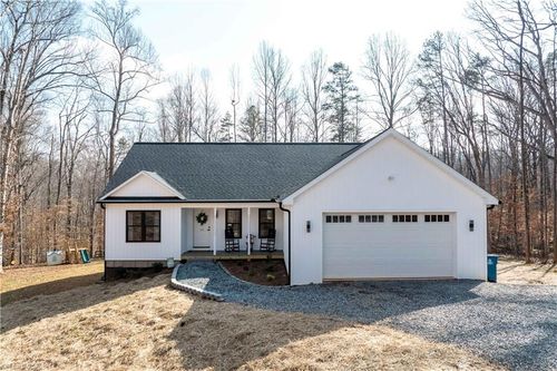 313 Dogwood Ln, Mocksville, NC, 27028-2752 | Card Image