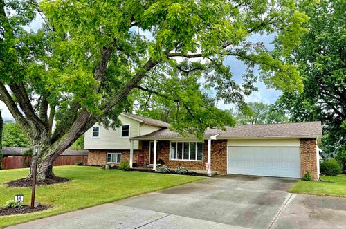 609 Westlake Dr, Middlebury, IN, 46540-9822 | Card Image