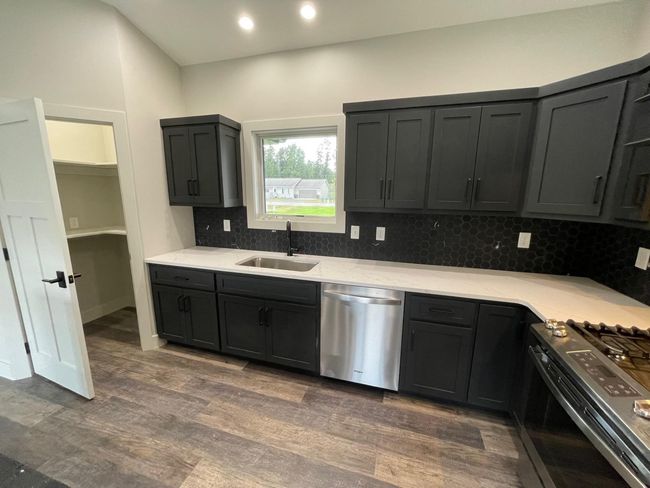 Walk-In Pantry | Image 5
