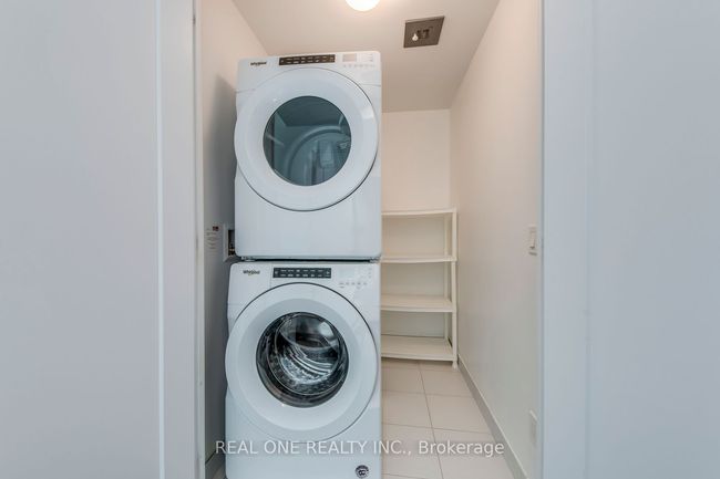 818 - 1 Edgewater Dr, Condo with 2 bedrooms, 3 bathrooms and null parking in Toronto ON | Image 37