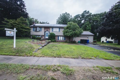 16 Stevens St, Windsor Locks, CT, 06096-2118 | Card Image