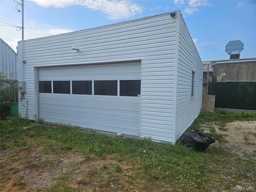 34 Pearl St, Inwood, NY, 11096-1525 | Card Image