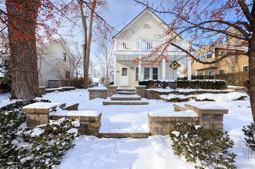 815 N Main St, Rochester, MI, 48307-1435 | Card Image