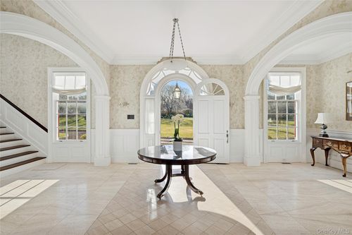 30 Forest Dr, Port Washington, NY, 11050-1923 | Card Image