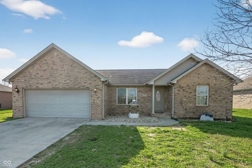 4456 Katy Dr, Seymour, IN, 47274-8005 | Card Image