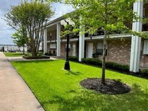 apt-62-3535 Nasa Pkwy, Seabrook, TX, 77586-6422 | Card Image