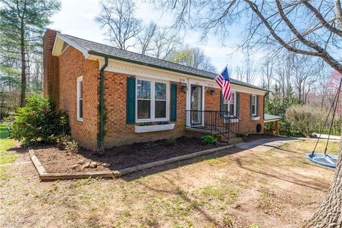 2376 32nd Street Ne, Hickory, NC, 28601 | Card Image