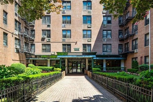 apt-nn-1237 Avenue Z, Brooklyn, NY, 11235-4338 | Card Image