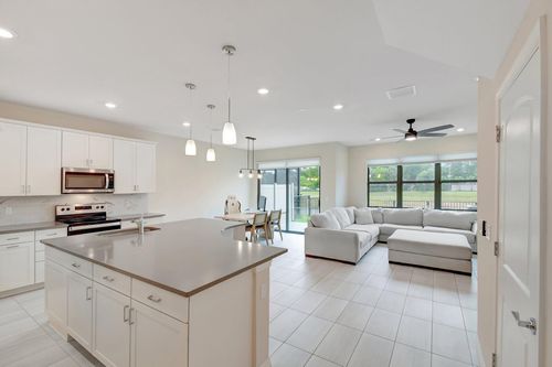 2138 Appleton Cir S, Oakland Park, FL, 33309-1008 | Card Image