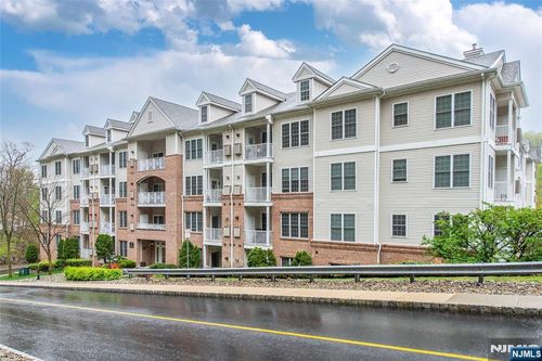 8209 Sanctuary Blvd, Riverdale, NJ, 07457-1640 | Card Image