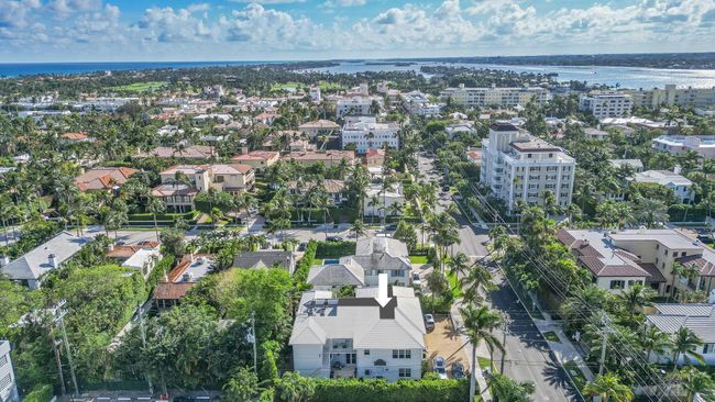 1010 - 311 Cocoanut Row, Condo with 3 bedrooms, 2 bathrooms and null parking in Palm Beach FL | Image 26