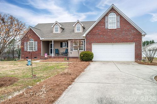 104 Lakewood Dr, Kings Mountain, NC, 28086-9592 | Card Image