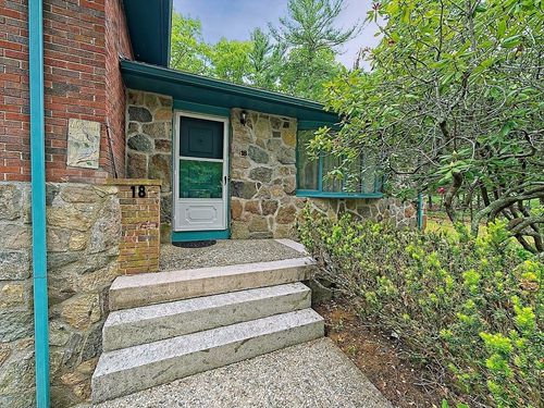 18 Shady Oak Dr, Mattapoisett, MA, 02739-1110 | Card Image