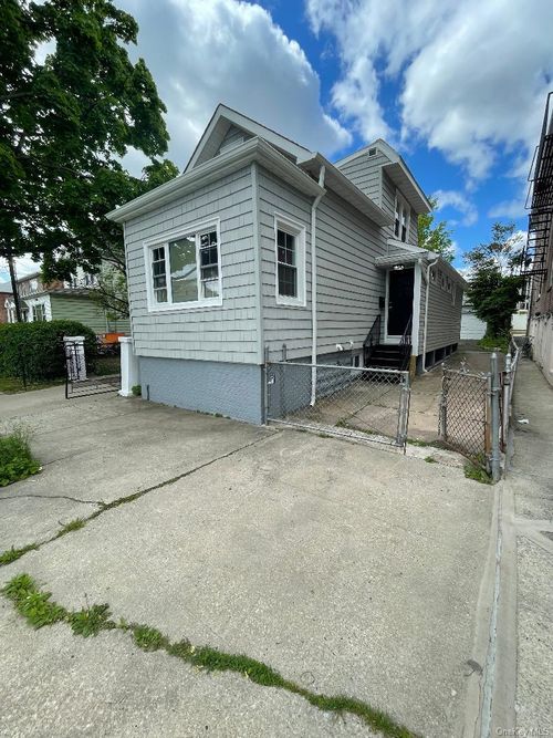839 Clarence Ave, Bronx, NY, 10465-1605 | Card Image
