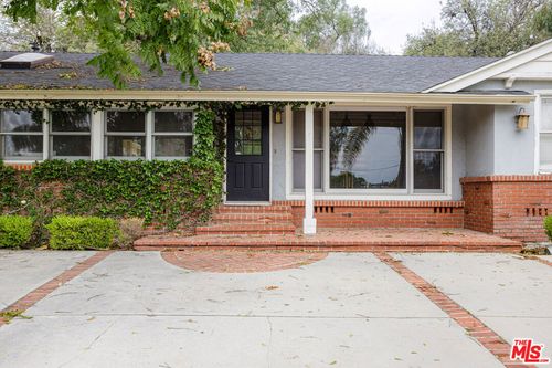 19439 Oxnard St, Tarzana, CA, 91356-1124 | Card Image