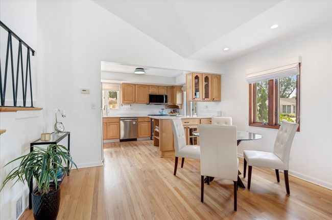 602 E Park Ave, House other with 3 bedrooms, 2 bathrooms and 2 parking in Elmhurst IL | Image 7