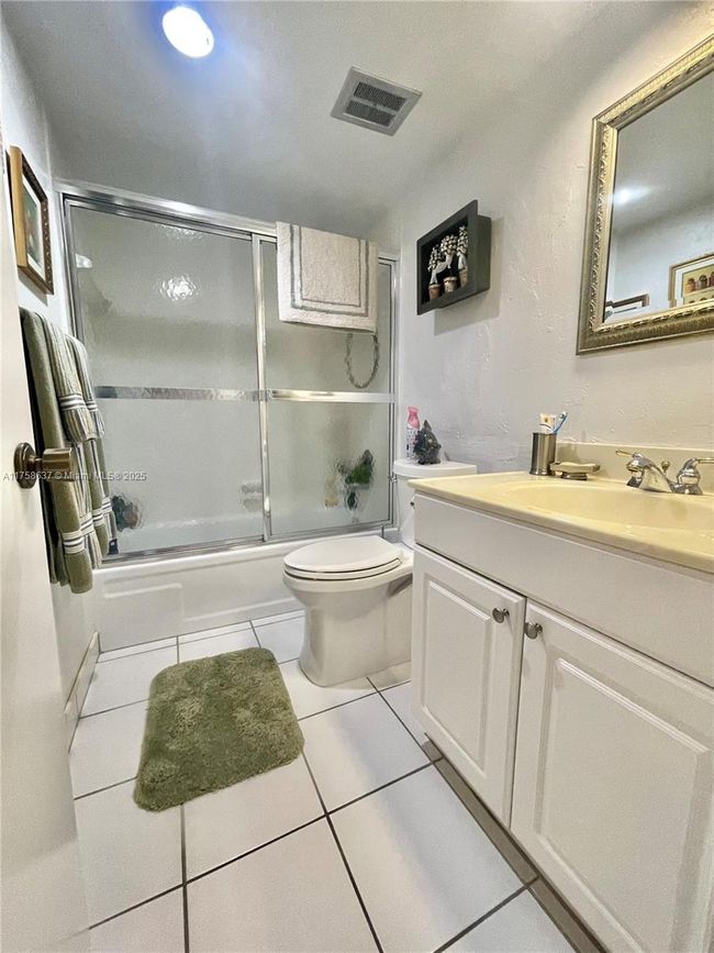 APT-311D - 2309 S Cypress Bend Dr, Condo with 3 bedrooms, 2 bathrooms and null parking in Pompano Beach FL | Image 25
