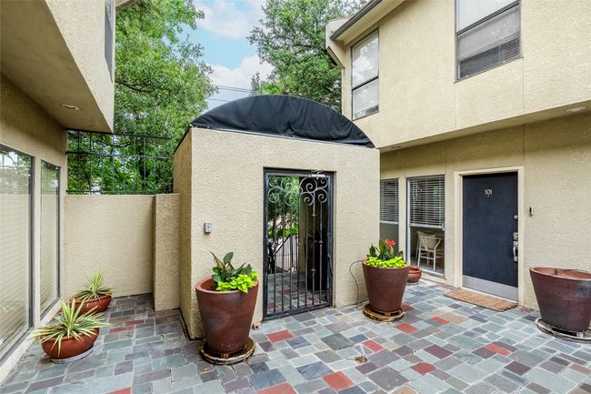 APT-111 - 4242 Travis St, Townhouse with 2 bedrooms, 3 bathrooms and null parking in Dallas TX | Image 32