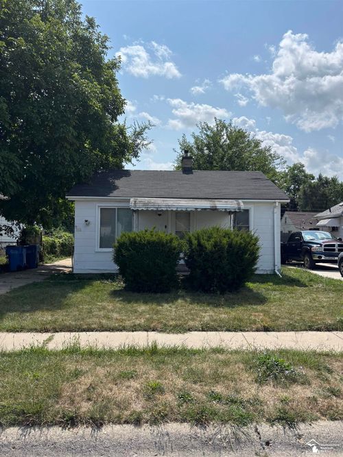 7616 Meadow Ave, Warren, MI, 48091-4938 | Card Image