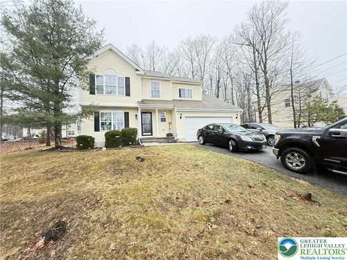 1152 Dorset Dr, Bushkill, PA, 18324-6865 | Card Image