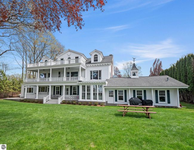 431 Michigan Ave, House other with 10 bedrooms, 7 bathrooms and null parking in Charlevoix MI | Image 72