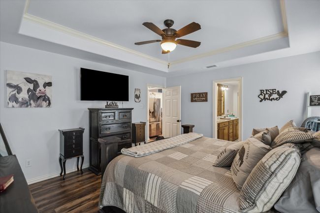 Private master bedroom | Image 18