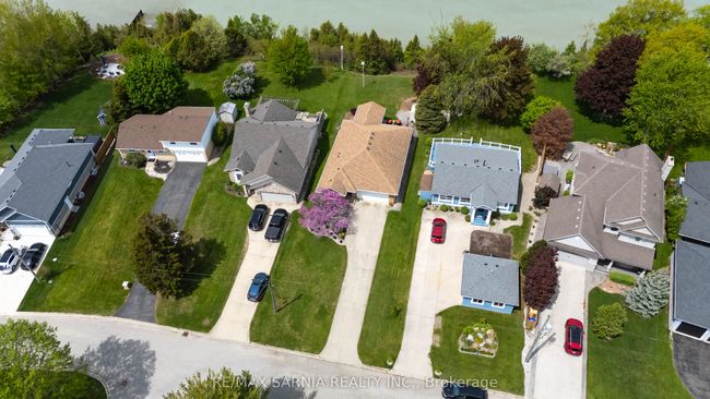 4062 Bluepoint Dr, House other with 3 bedrooms, 3 bathrooms and 4 parking in Town Of Plympton Wyoming ON | Image 8