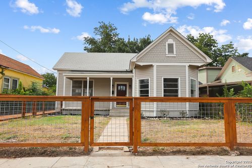 926 Nolan St, San Antonio, TX, 78202-2322 | Card Image