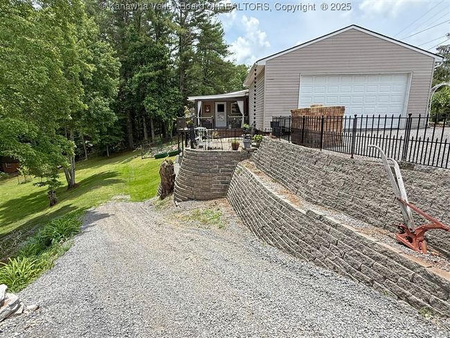 960 Grandview Rd, House other with 4 bedrooms, 3 bathrooms and null parking in Daniels WV | Image 47