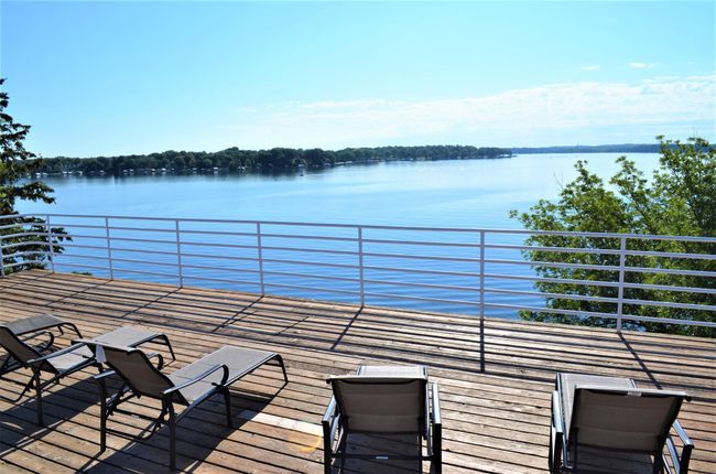 Crows Nest Roof Deck With One of the Most Spectacular Views On the Lake | Image 30