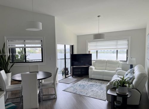 22-15539 Miami Lakeway N, Miami Lakes, FL, 33014-5599 | Card Image