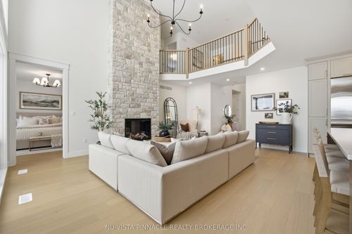 202 Harvest Lane, Dorchester, ON, N0L1G2 | Card Image