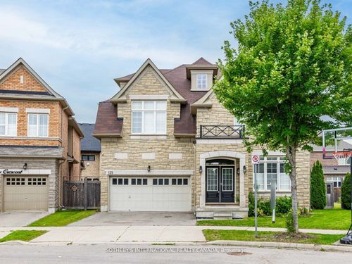135 Hoey Cres, Oakville, ON, L6M0X1 | Card Image
