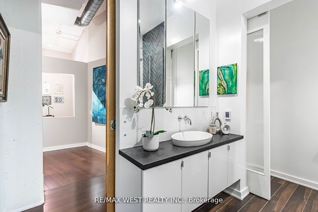 821 - 155 Dalhousie St, Condo with 2 bedrooms, 2 bathrooms and null parking in Toronto ON | Image 23
