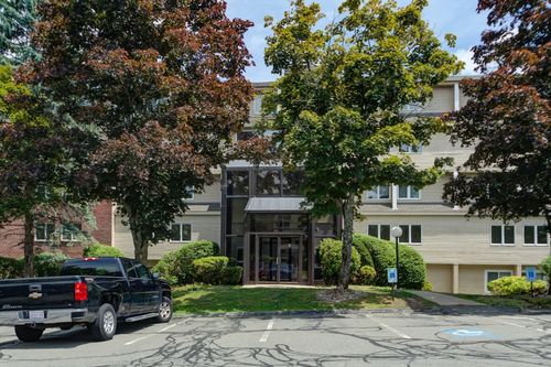 apt-221-4 Duck Pond Rd, Beverly, MA, 01915-7111 | Card Image
