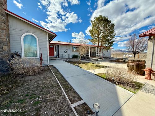 30 E Tognoli Ln, Yerington, NV, 89447-9505 | Card Image