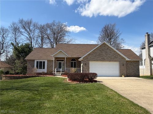 866 Lawrence Dr, Wadsworth, OH, 44281-8479 | Card Image